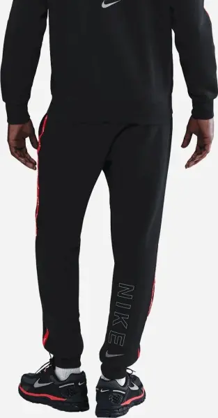 Спортивні штани Nike SPORTSWEAR чорно-червоні IH4287-010