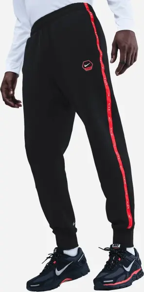 Спортивный костюм Nike SPORTSWEAR черно-красный IH4285-010__IH4287-010