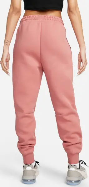 Спортивний костюм жіночий Nike SPORTSWEAR TECH FLEECE світло-рожевий FB8338-618__FB8330-618