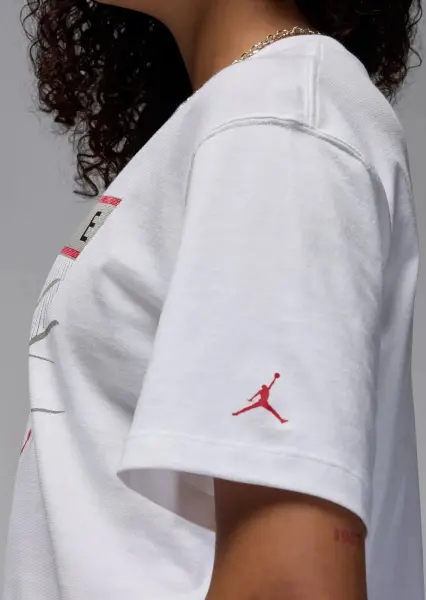 Футболка жіноча Nike JORDAN FLIGHT HERITAGE GRAPHIC біла FQ3240-100