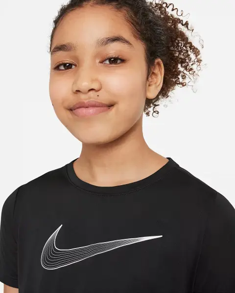Футболка підліткова Nike ONE DRI-FIT чорна DD7639-010