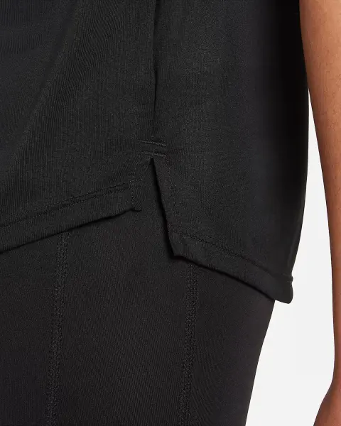 Футболка підліткова Nike ONE DRI-FIT чорна DD7639-010