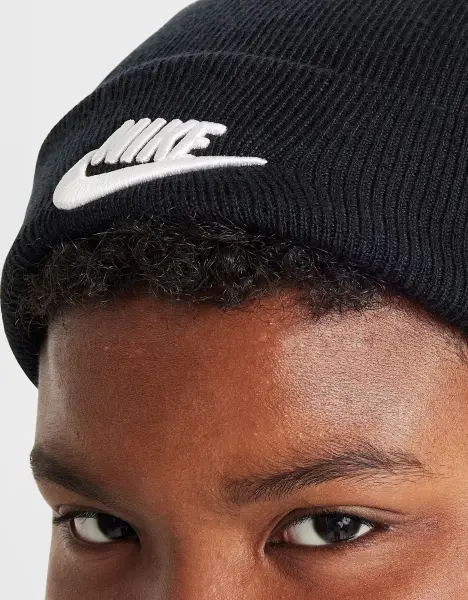 Шапка подростковая Nike PEAK BEANIE черная HF5498-010