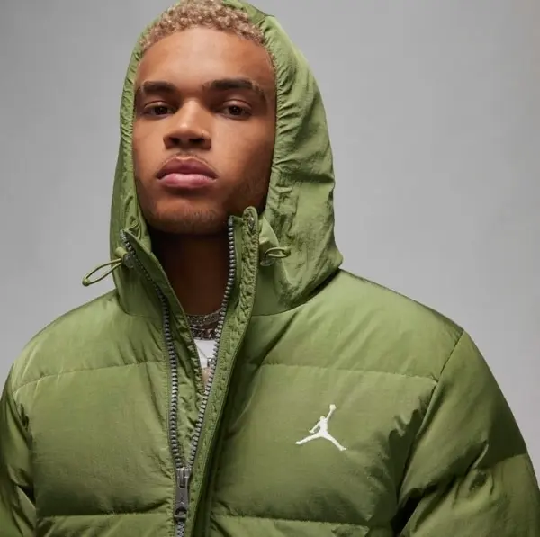 Пуховик Nike JORDAN ESSENTIALS DOWN зелений FB7313-340