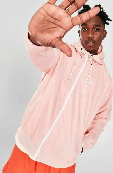 Ветровка Nike SPORTSWEAR WINDRUNNER HOODED JACKET персиковая AT5270-800