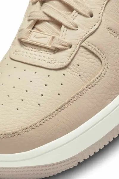 Кросівки жіночі Nike AIR FORCE 1 SCULPT світло-коричневі DC3590-103