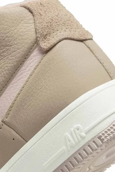 Кросівки жіночі Nike AIR FORCE 1 SCULPT світло-коричневі DC3590-103