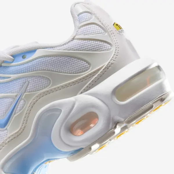 Кроссовки подростковые Nike AIR MAX PLUS (GS) молочно-голубые CD0609-411