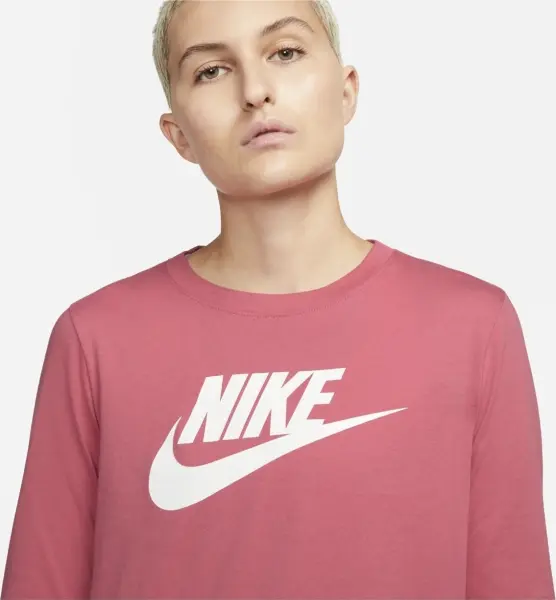 Лонгслив женский Nike SPORTSWEAR ESSENTIAL FUTURA коралловый BV6171-622