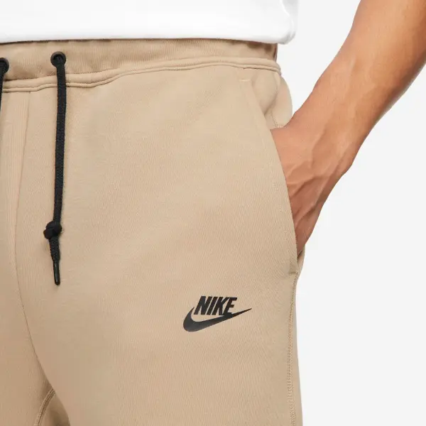 Спортивний костюм Nike SPORTSWEAR TECH FLEECE бежевий FB7921-247__FB8002-247