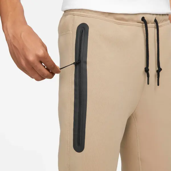 Спортивний костюм Nike SPORTSWEAR TECH FLEECE бежевий FB7921-247__FB8002-247