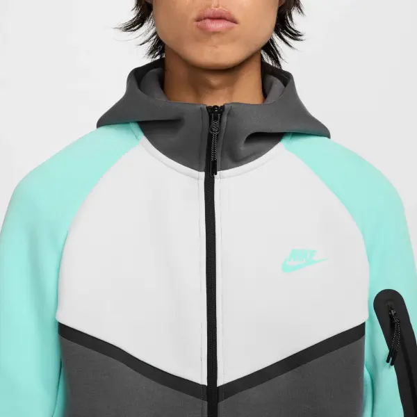Спортивный костюм Nike SPORTSWEAR TECH WINDRUNNER серо-бирюзово-белый HV6512-068__HV6513-068