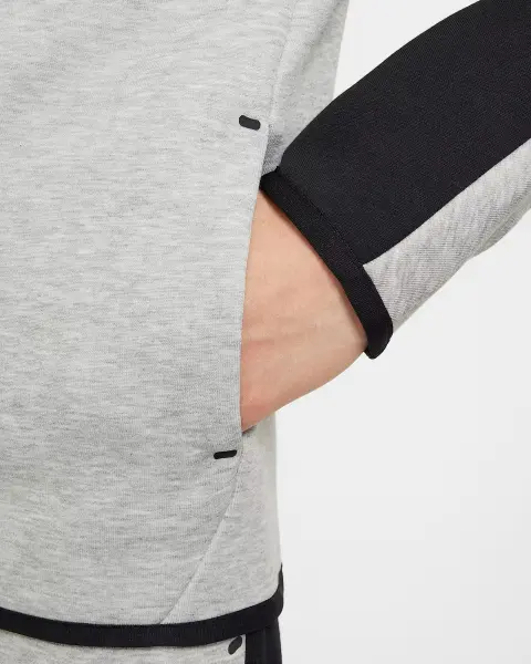 Спортивний костюм підлітковий Nike SPORTSWEAR TECH FLEECE чорно-сірий HV5867-064__HV5869-012