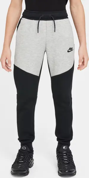 Спортивний костюм підлітковий Nike SPORTSWEAR TECH FLEECE чорно-сірий HV5867-064__HV5869-012