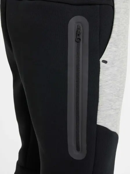 Спортивний костюм підлітковий Nike SPORTSWEAR TECH FLEECE чорно-сірий HV5867-064__HV5869-012