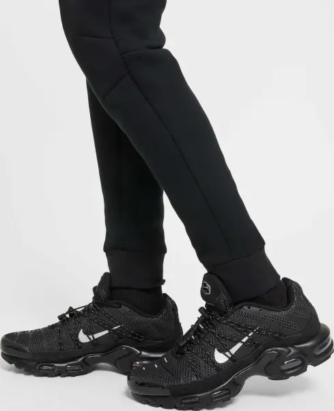 Спортивний костюм підлітковий Nike SPORTSWEAR TECH FLEECE чорно-сірий HV5867-064__HV5869-012