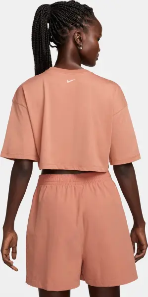 Футболка жіноча Nike SPORTSWEAR CROPPED персикова FZ4635-212