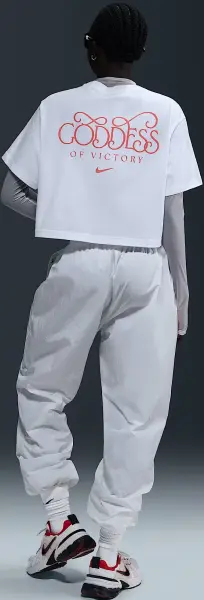 Футболка жіноча Nike SPORTSWEAR біла HF9500-100