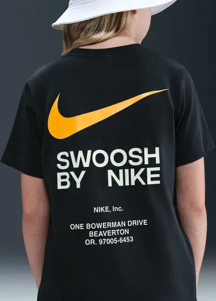 Футболка підліткова Nike SPORTSWEAR чорна IH5202-010