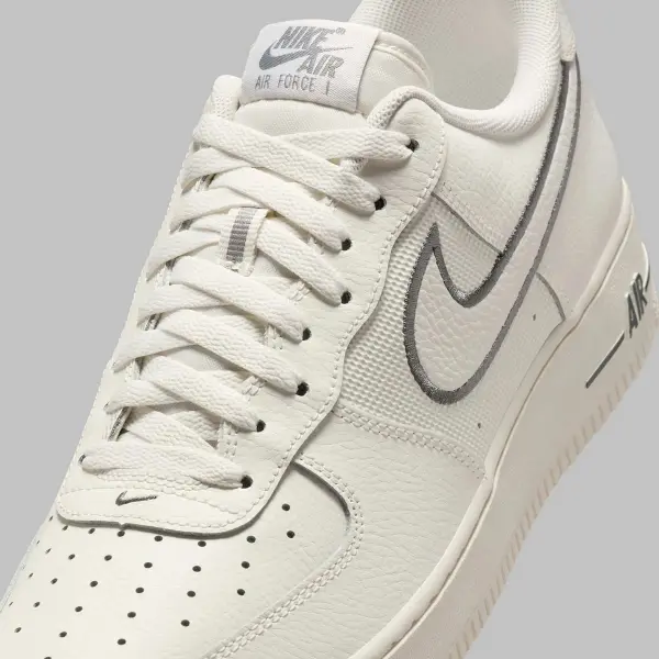 Кроссовки Nike AIR FORCE 1 '07 бежево-серые IB7677-101