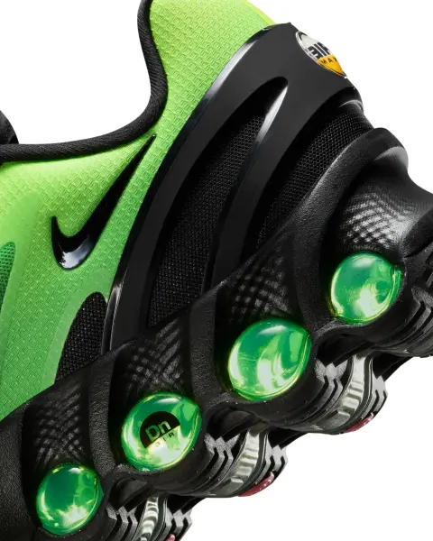 Кроссовки Nike AIR MAX DN8 салатово-черные HQ4681-010