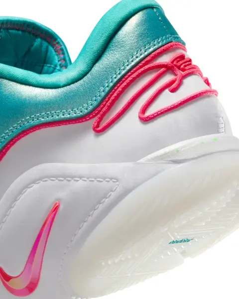 Кроссовки баскетбольные Nike LEBRON XXII XMAS бирюзово-коралловые HV5148-600