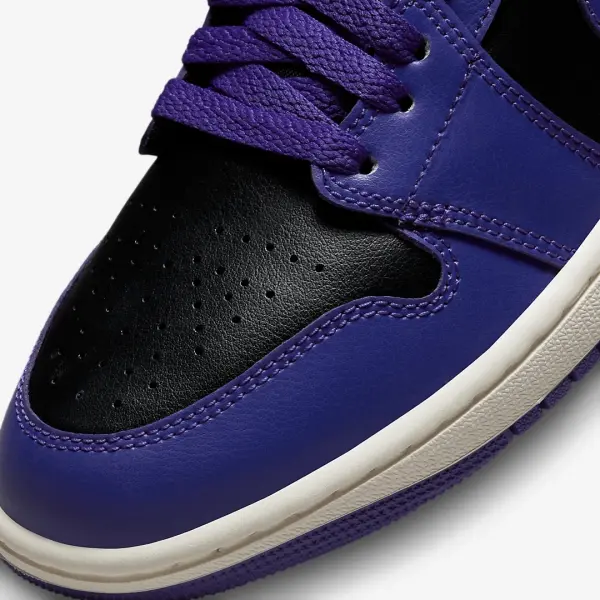 Кросівки жіночі Nike AIR JORDAN 1 MID фіолетово-чорні BQ6472-051