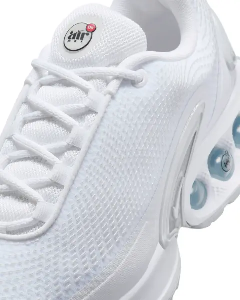 Кроссовки женские Nike AIR MAX DN белые FJ3145-102
