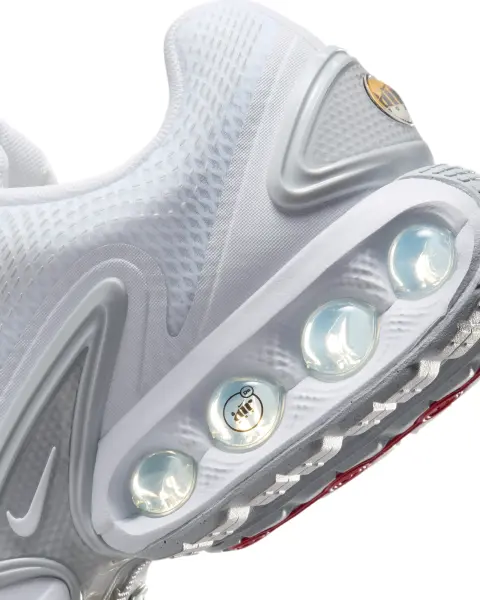 Кроссовки женские Nike AIR MAX DN белые FJ3145-102