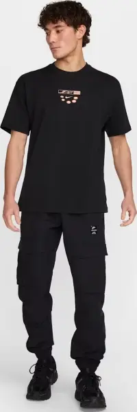 Футболка Nike SPORTSWEAR MAX90 черно-бронзовая HJ0599-010
