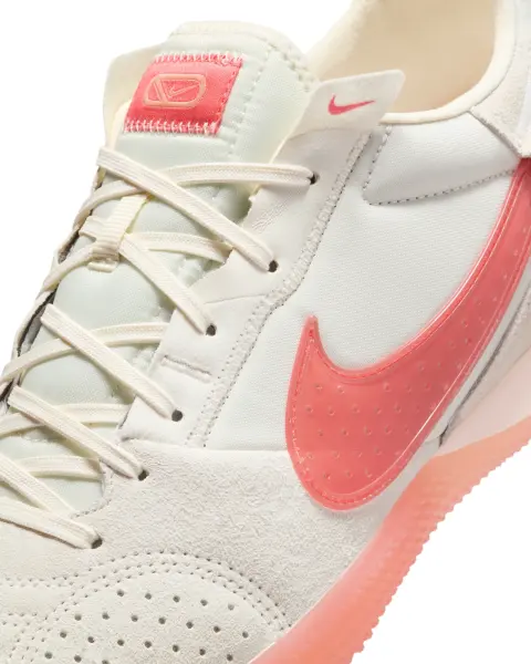 Футзалки (бампи) Nike STREETGATO кремово-коралові DC8466-104