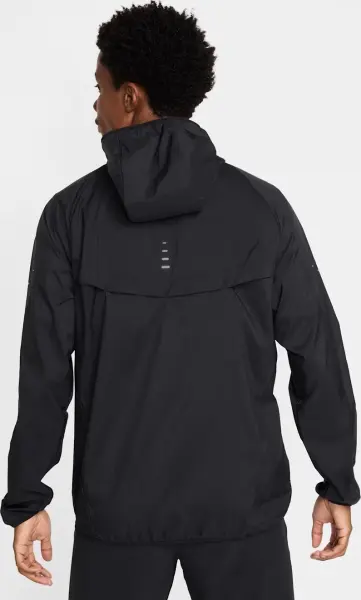 Ветровка для бега Nike STRIDE REPEL UV RUNNING черная HV4548-010