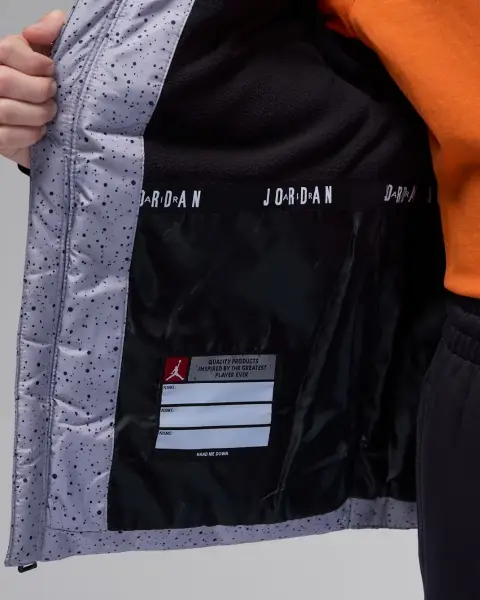 Куртка подростковая Nike JORDAN 2 FER серо-черная 95D191-GHJ