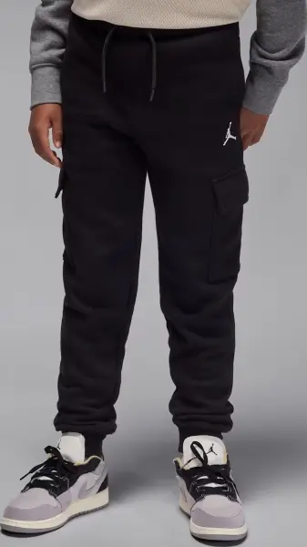 Спортивные штаны подростковые Nike JORDAN MY BROOKLYN ESSENTIALS FLEECE CARGO черные 95F105-023