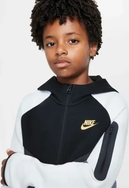 Спортивний костюм підлітковий Nike SPORTSWEAR TECH FLEECE димчасто-сіро-чорно-білий HV5867-065__HV5869-065