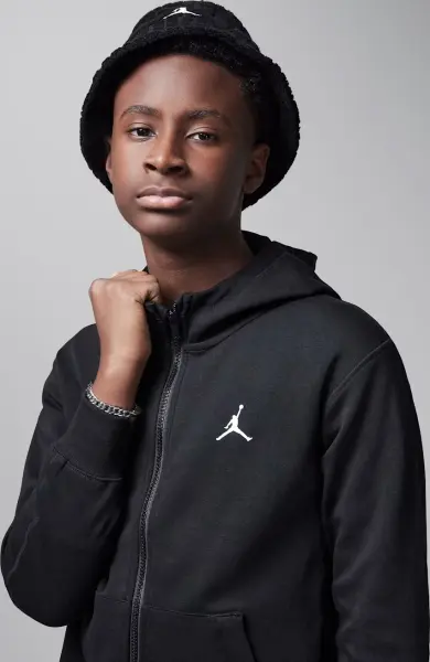 Толстовка подростковая Nike DRI-FIT SPORT STATEMENT HOOP FLEECE черная 95D273-023