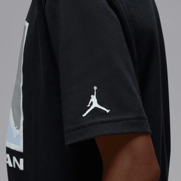Футболка подростковая Nike JORDAN FLIGHT ESSENTIALS BOXED LOGO 3.0 черная 95F057-023