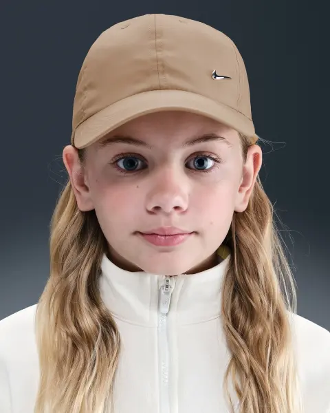 Бейсболка підліткова Nike DRI-FIT CLUB UNSTRUCTURED METAL SWOOSH світло-коричнева FB5064-200