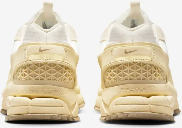 Кросівки Nike ZOOM VOMERO ROAM WINTERIZED бежево-кремові FV2295-101