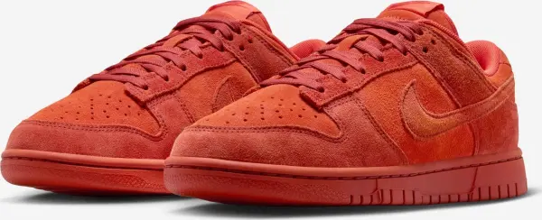 Кроссовки женские Nike DUNK LOW SE красно-темно-оранжевые HV5756-633