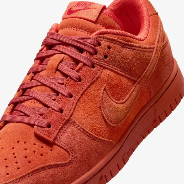 Кроссовки женские Nike DUNK LOW SE красно-темно-оранжевые HV5756-633