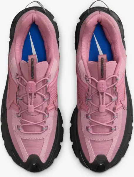 Кросівки жіночі Nike ZOOM VOMERO ROAM WINTERIZED рожево-чорні HQ2181-003