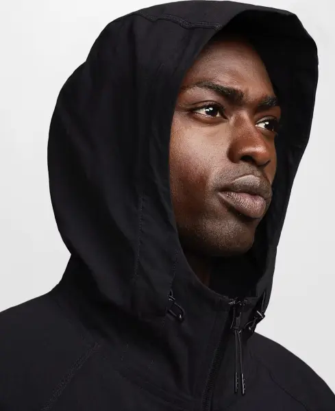 Ветровка Nike TECH WOVEN JACKET черная HM7151-010