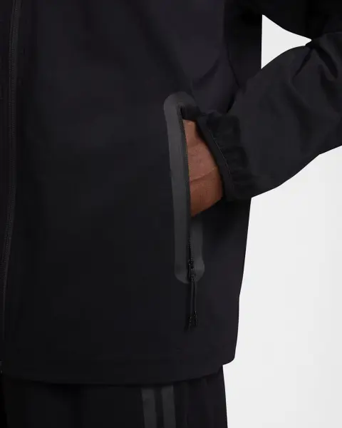 Ветровка Nike TECH WOVEN JACKET черная HM7151-010