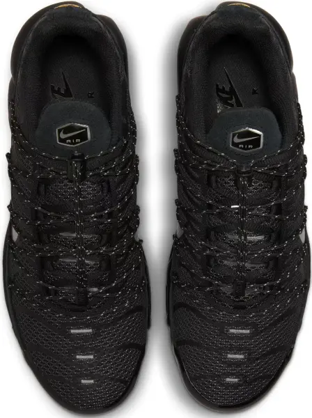 Кроссовки Nike AIR MAX PLUS UTILITY черные FD0670-001