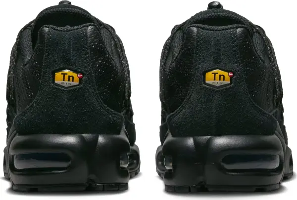 Кроссовки Nike AIR MAX PLUS UTILITY черные FD0670-001
