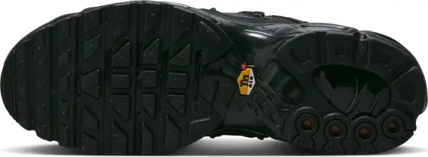 Кроссовки Nike AIR MAX PLUS UTILITY черные FD0670-001