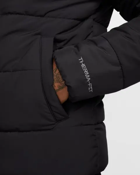 Куртка Nike SPORTSWEAR SYNTHETIC-FILL черная HF6825-010