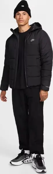 Куртка Nike SPORTSWEAR SYNTHETIC-FILL черная HF6825-010