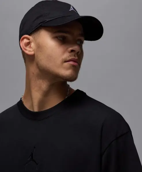 Футболка Nike JORDAN FLIGHT ESSENTIALS OVERSIZED черная IB7345-010